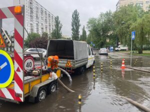 Ліквідація наслідків негоди в Києві. Фото: Київська міська рада