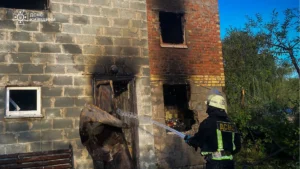 Наслідки атаки ворога на Київщину. Фото: ДСНС України