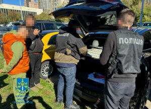 Затримання викладача. Фото: Київська міська прокуратура