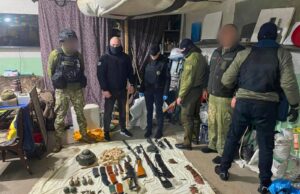 Виявлення зброї та боєприпасів. Фото: Вишгородське РУП