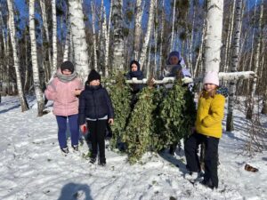 Підгодівля тварин у лісі. Фото: Державне агентство лісових ресурсів України