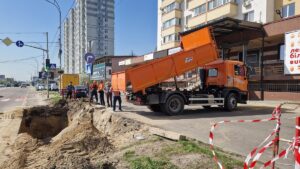 Ремонт каналізаційного колектора. Фото: МКП "Водоканал"