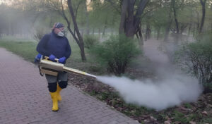 Акарицидна обробка. Фото: Вишгородська міська рада