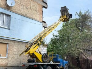 Ремонт багатоквартирного будинку. Фото: Радіон Старенький