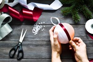 Різдвяні прикраси. Фото: iStock