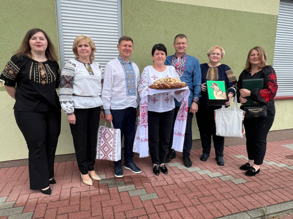 Іванківська громада уклала угоду з Павонкувом. Фото: Facebook ОТГ