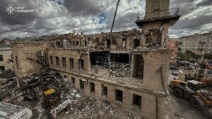 Наслідки удару РФ в музеї "Чорнобиль". Фото: ДСНС України