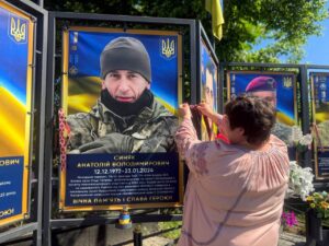 Акція "Вишита стрічка пам'яті". Фото: Петрівська громада