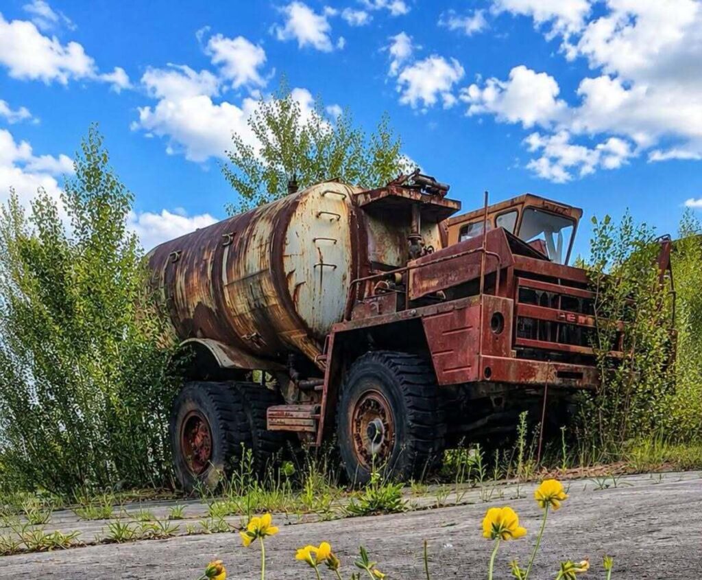 Машина УМП-1, яка після аварії на ЧАЕС боролася з радіаційним пилом. Фото: ДАЗВ