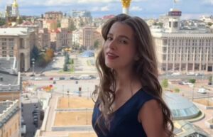Зіркове привітання з балкону готелю Україна на День Незалежності